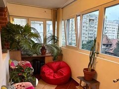 Iancului, vis a vis de Posta, 4 min Metrou